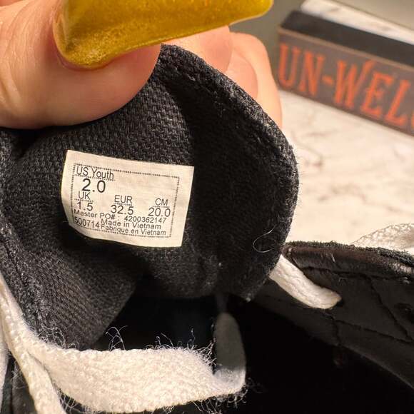 Vans Shoes Old Skool Kids Youth 2 Black Suede Classic Skateboard Sneakers Boys - Picture 8 of 8